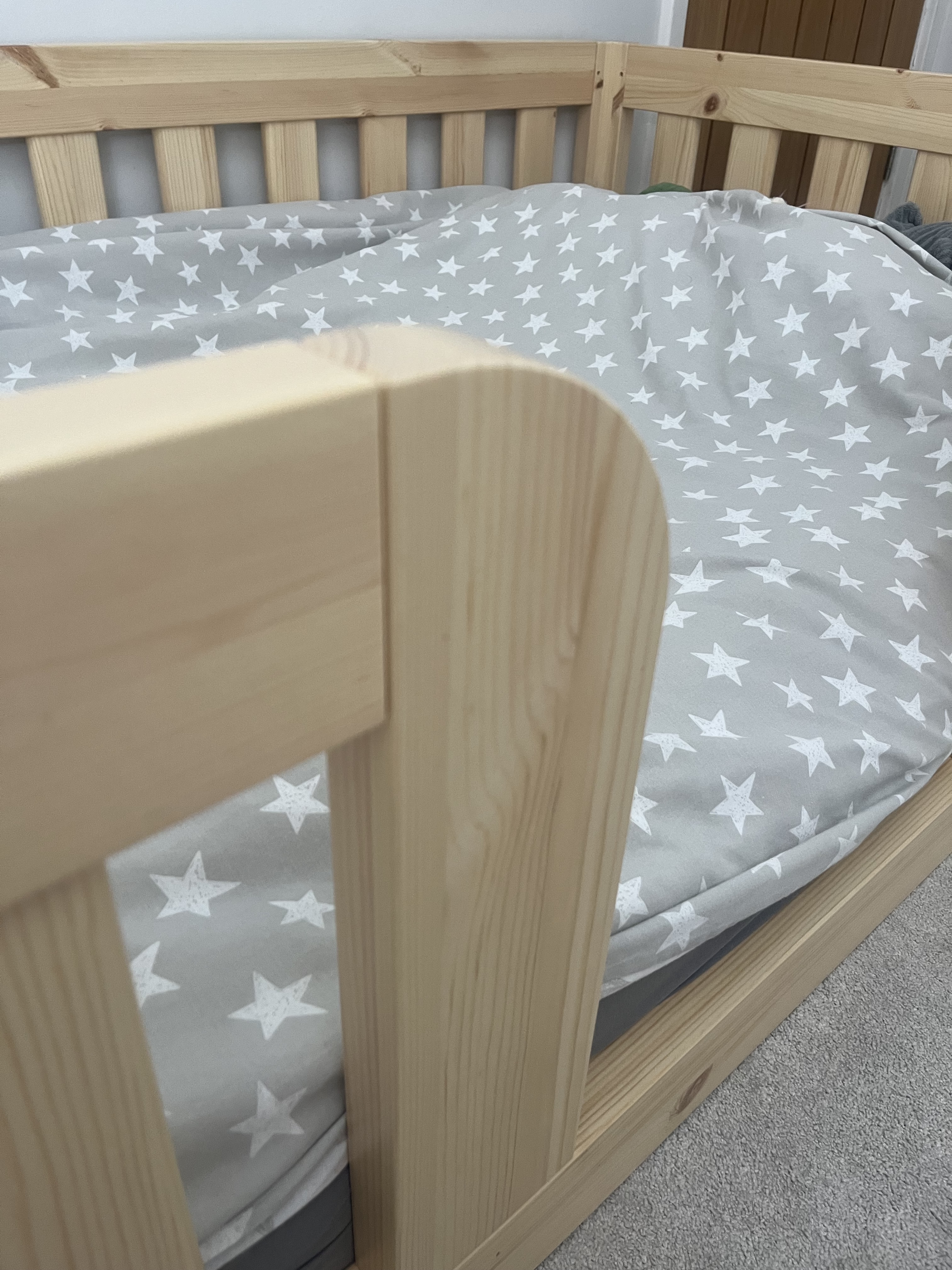 Roomix toddler bed rail and mattress setup